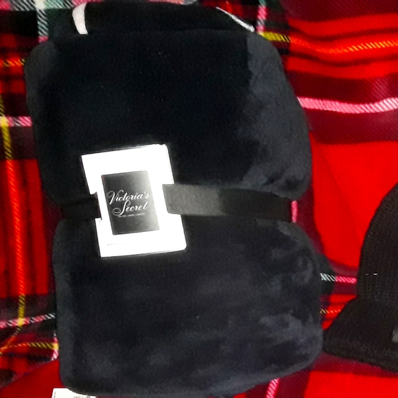 Vs/pink accessory bundle - Picture 7 of 7